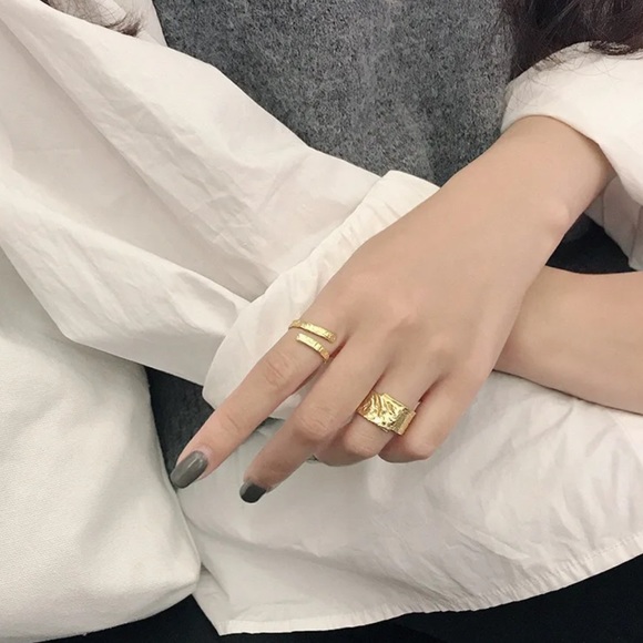 925 Silver Hand Pounded Band Ring - Picture 7 of 10